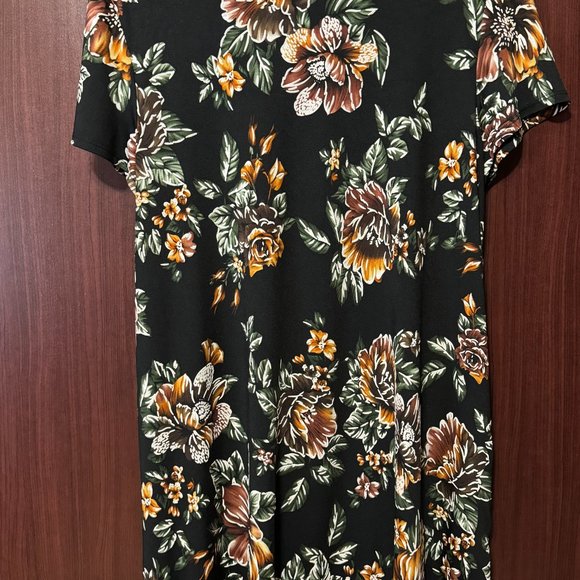 Women's Floral Dress‎ - Picture 2 of 6